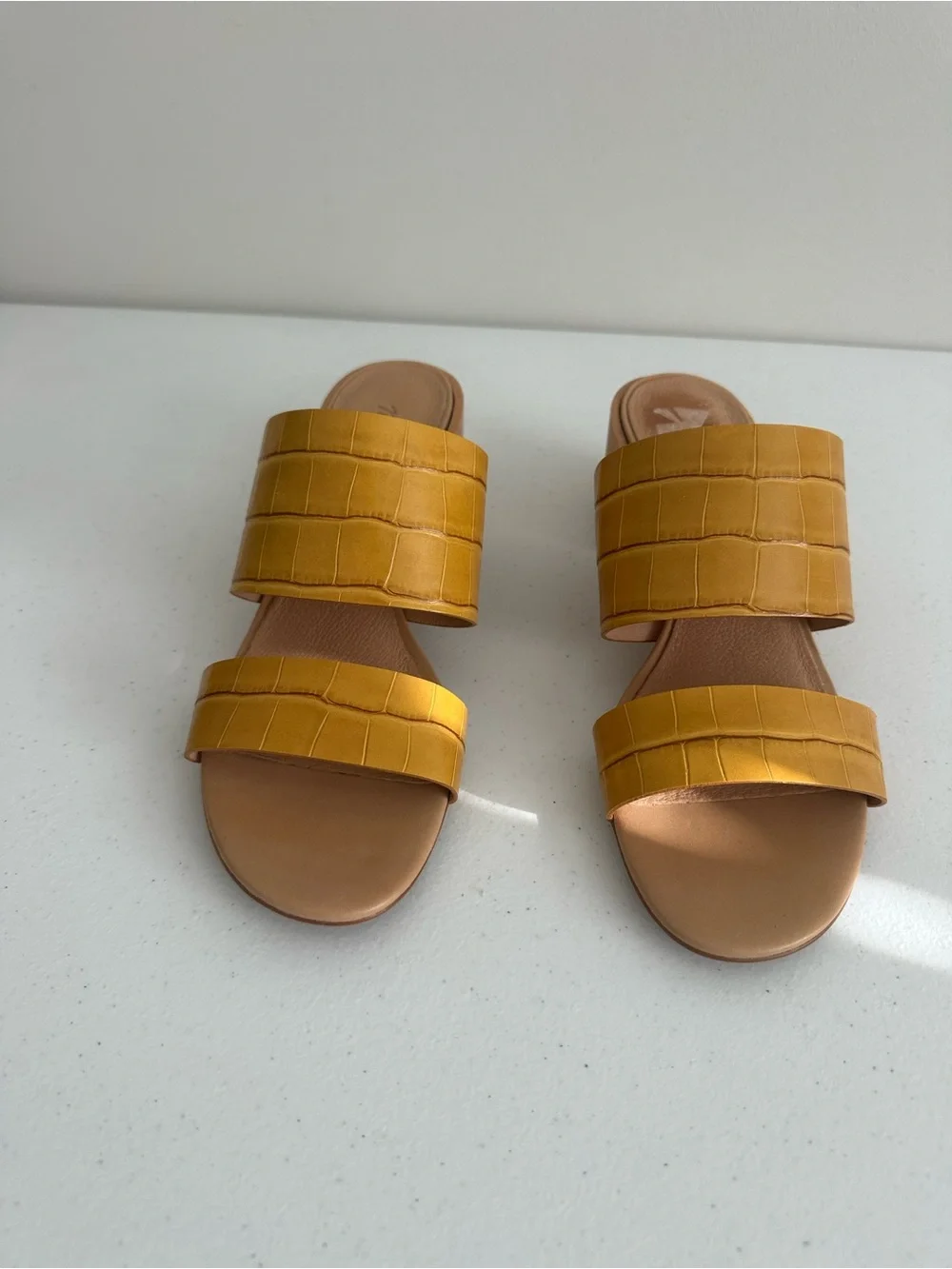 Women’s 9.5 Madewell Kiera yellow two strap mule sandal